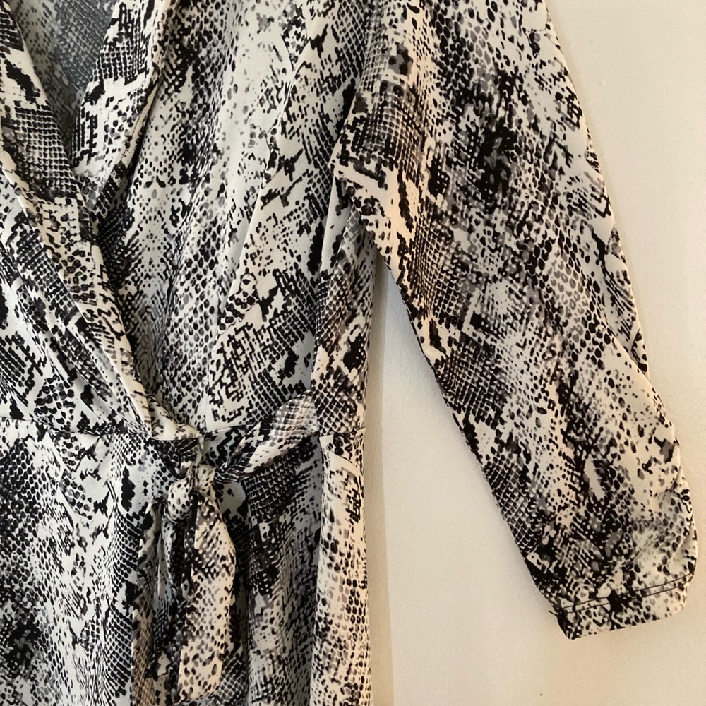PerSeption Concept Surplus Python Print Top - Picture 3 of 11